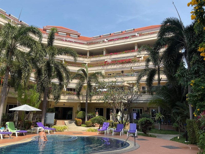 Very nice 2-bedroom 2-bathroom top floor unit on 122 Sqm  - Condominium - Pattaya - 